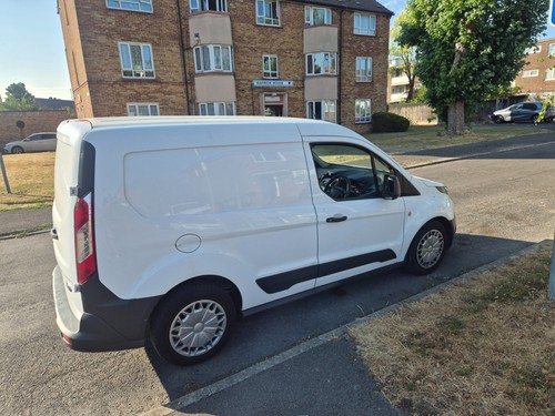 The ford white transit connect - ford,